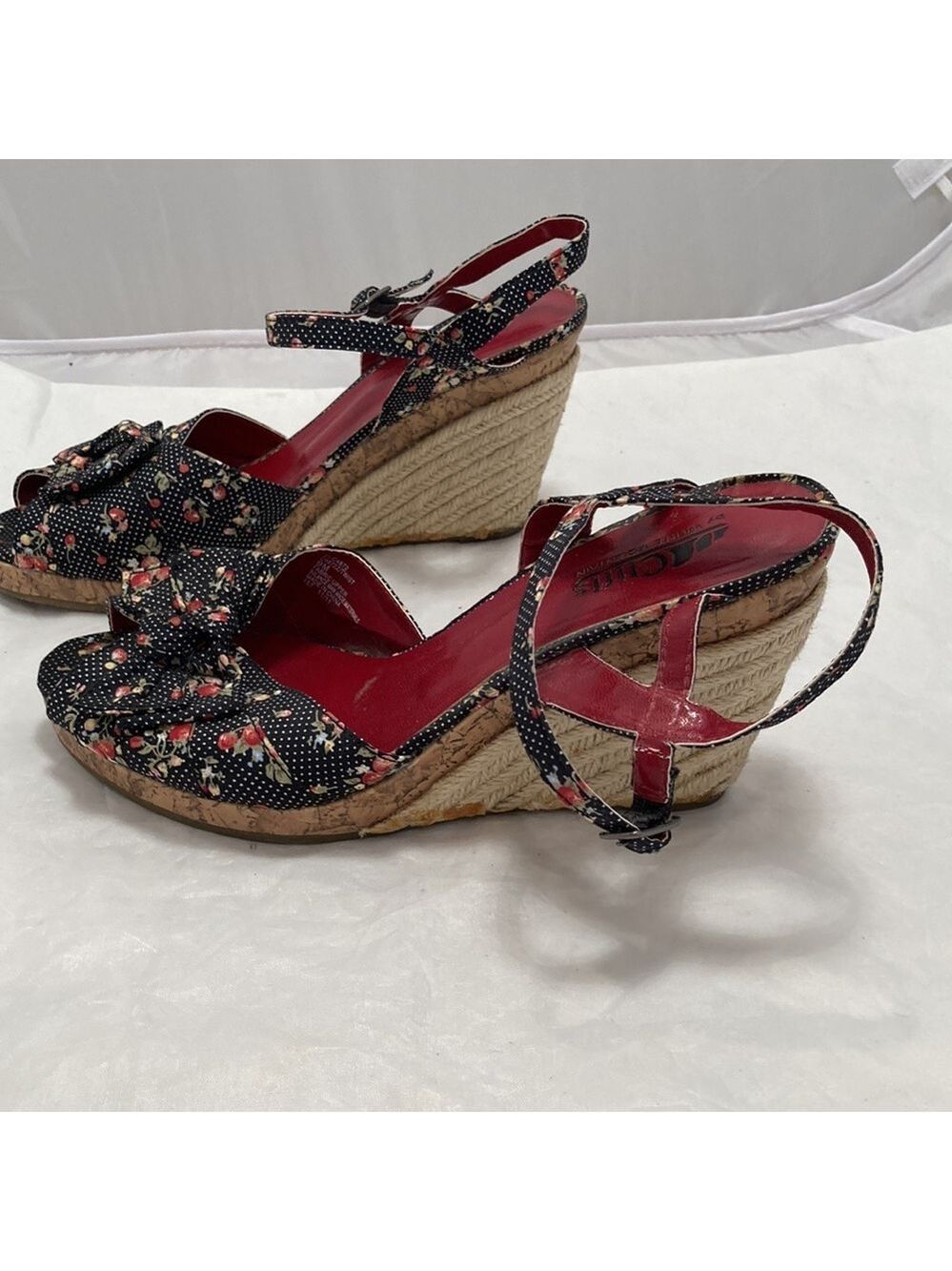 CLIFFS Sandals by White Mountain - Picture 8 of 13